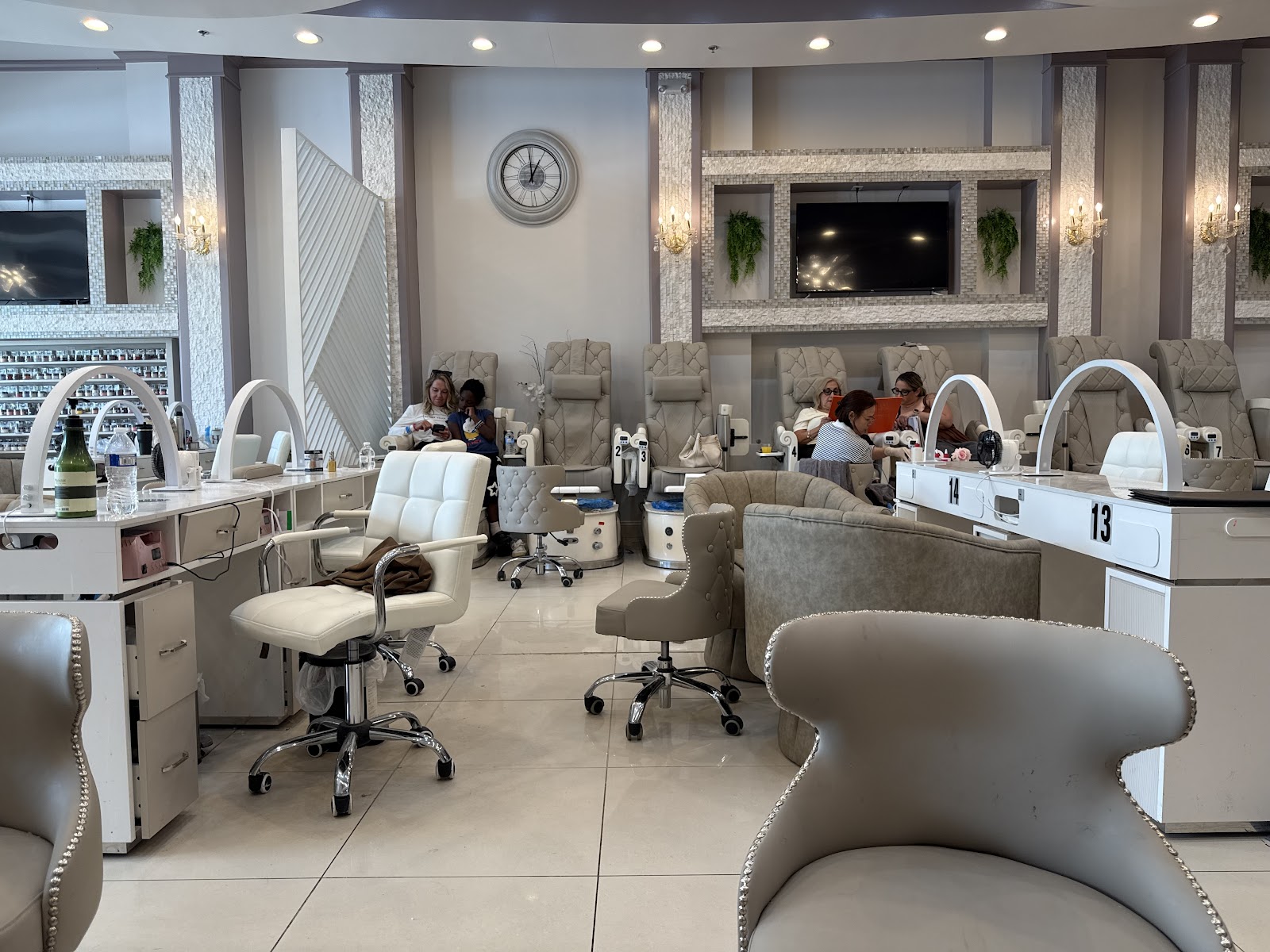 Mimosa Nail Spa - Magnolia Park logo